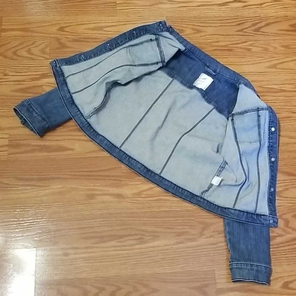 Gymboree jean jacket size 10/12‎